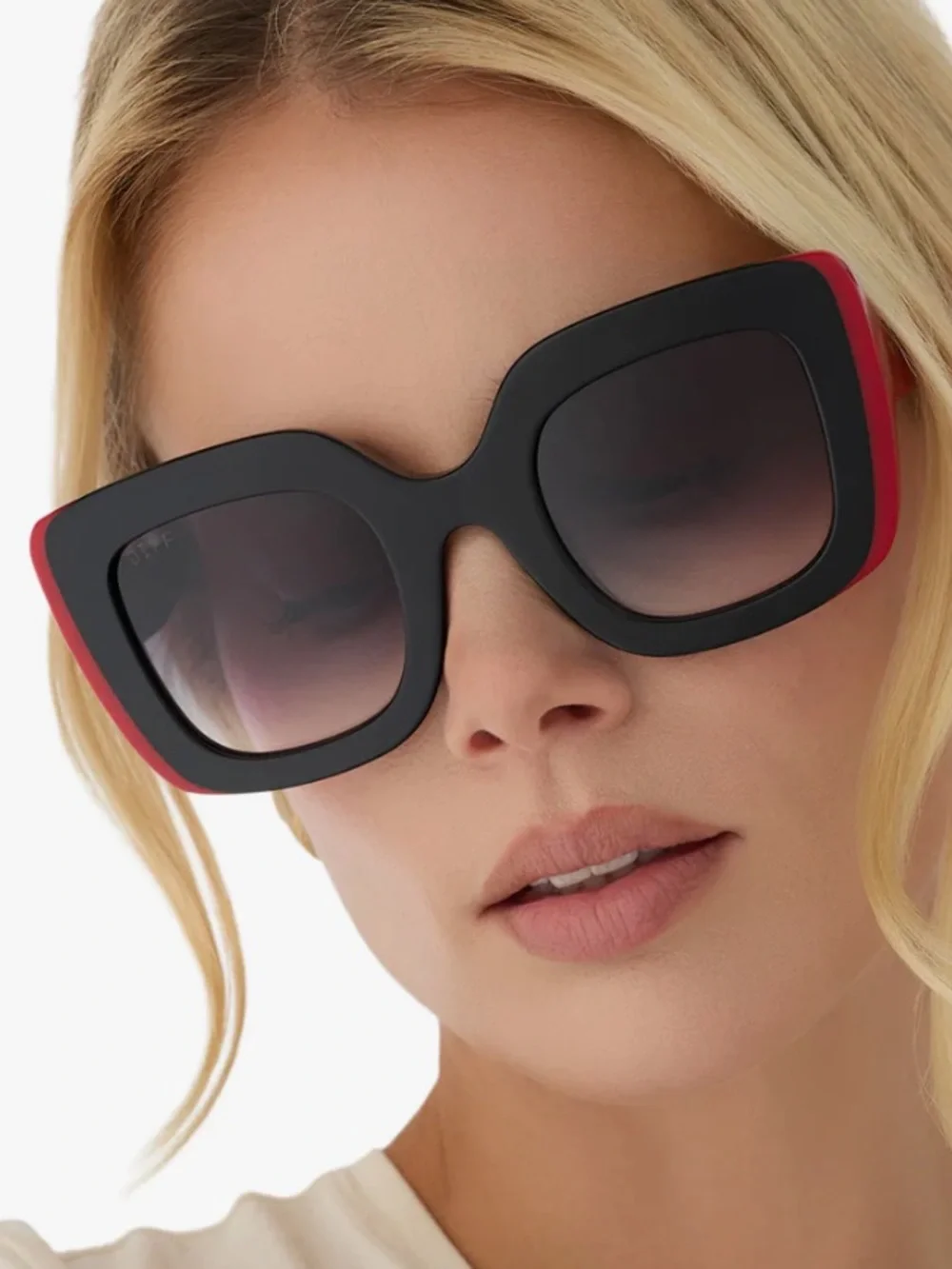 Diff BNIB Disney The Queen of Hearts frame Alice in Wonderland Sunglasses.
